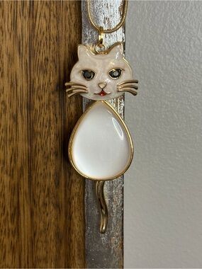 Natasha Couture White & Gold Cat Pendant Necklace